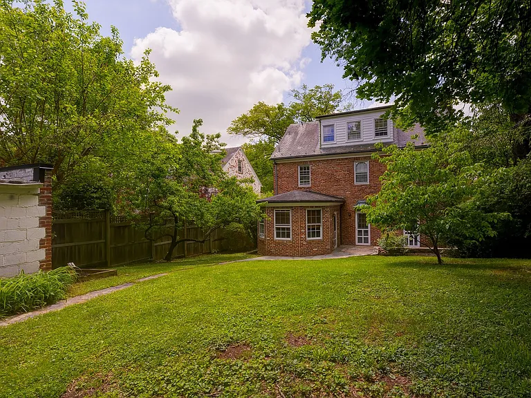 3677 Upton St NW — Photo 12