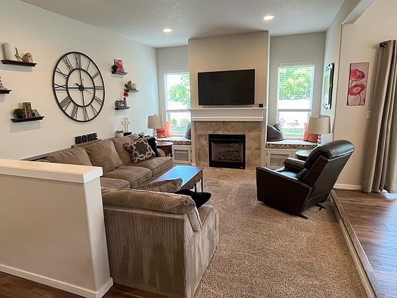 4th image of 5507 S Chaperon Peak Dr