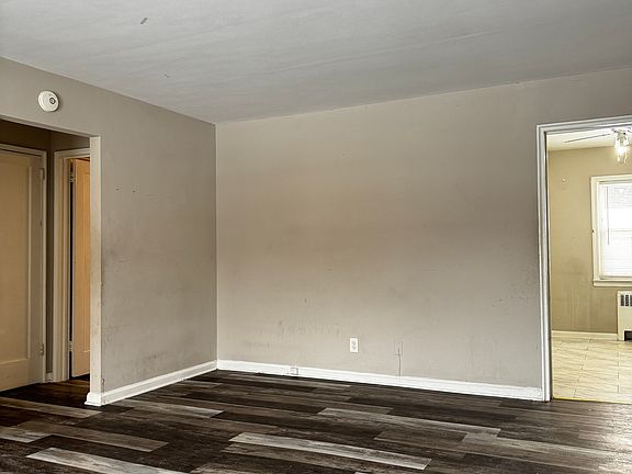 2nd image of 368 W Lake Ave #1