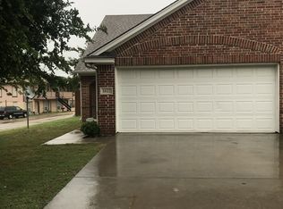 1622 Yucca St, Midlothian, TX 76065