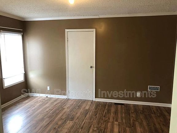 4th image of 4015 Wild Flower Dr
