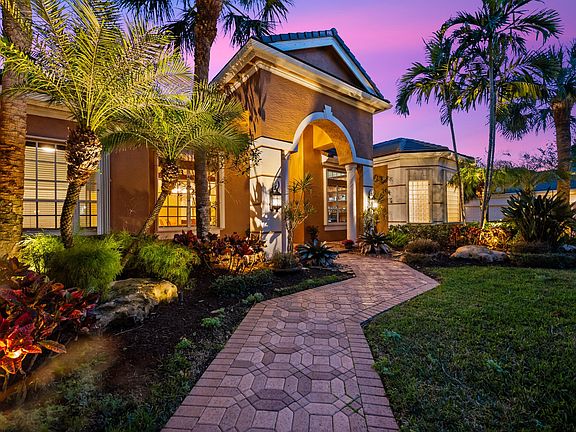 3rd image of 17104 Gulf Pine Circle