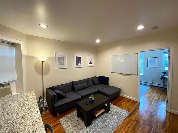 4th image of 59 Saint Pauls Ave APT 2R