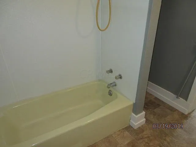 64 Poplar Ave — Photo 4