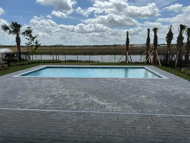 12586 Nautilus Cir — Photo 21