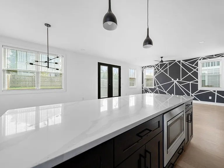 338 Ewing Dr #A — Photo 4
