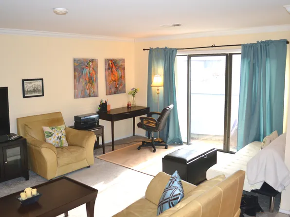 1 Cottonwood Ln, Ridgefield, CT 06877