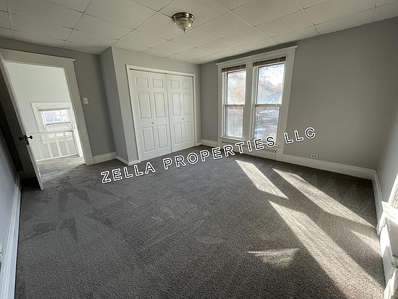 4th image of 407 E Burgess St