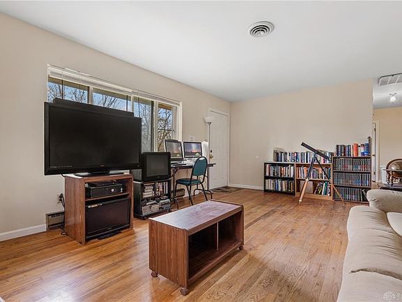 5th image of 4082 Chalfonte Dr