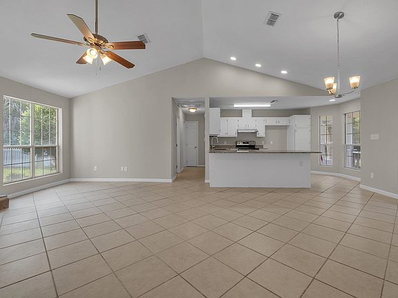 5th image of 200 Bay Pine Dr