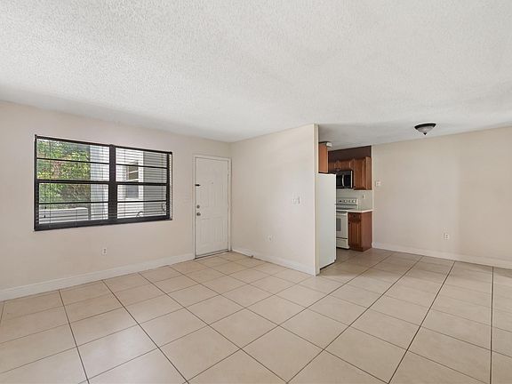 3rd image of 1925 Madison Street #22