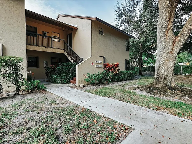 3939 Cocoplum Cir — Photo 12