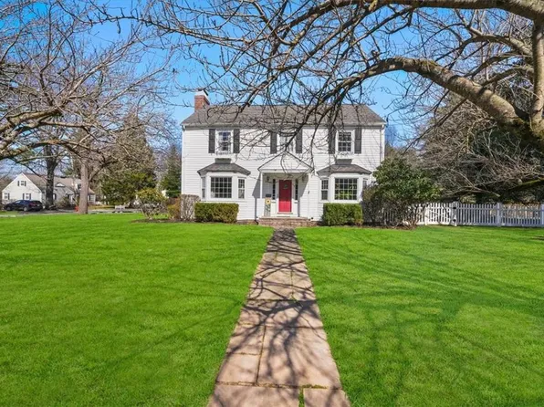 34 Campbell Avenue, Airmont, NY 10901