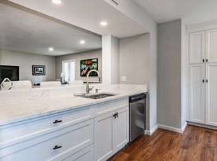 8 Lyle Ct UNIT F, Farmington, CT 06032