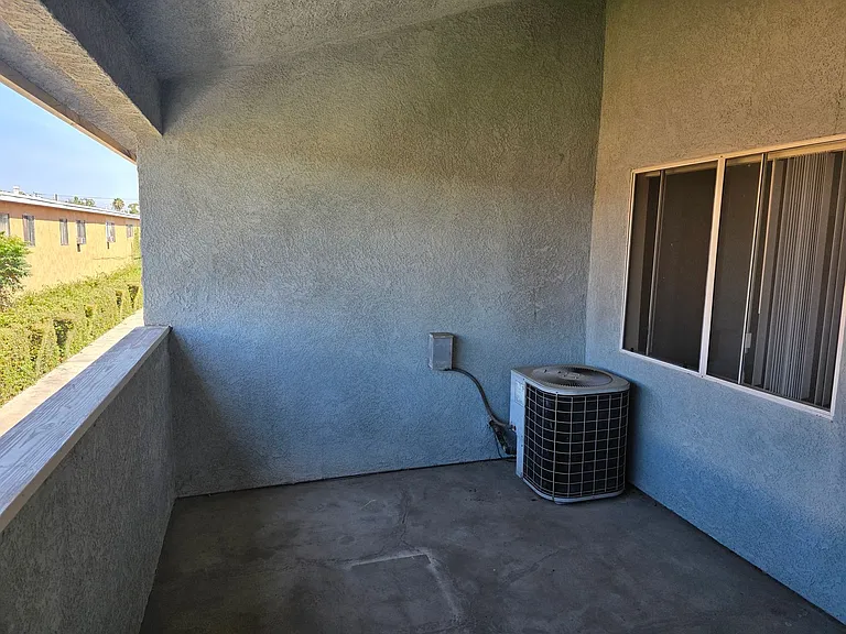 DNY9329 — Photo 17