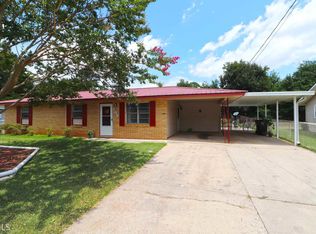 209 Debra Dr, Warner Robins, GA