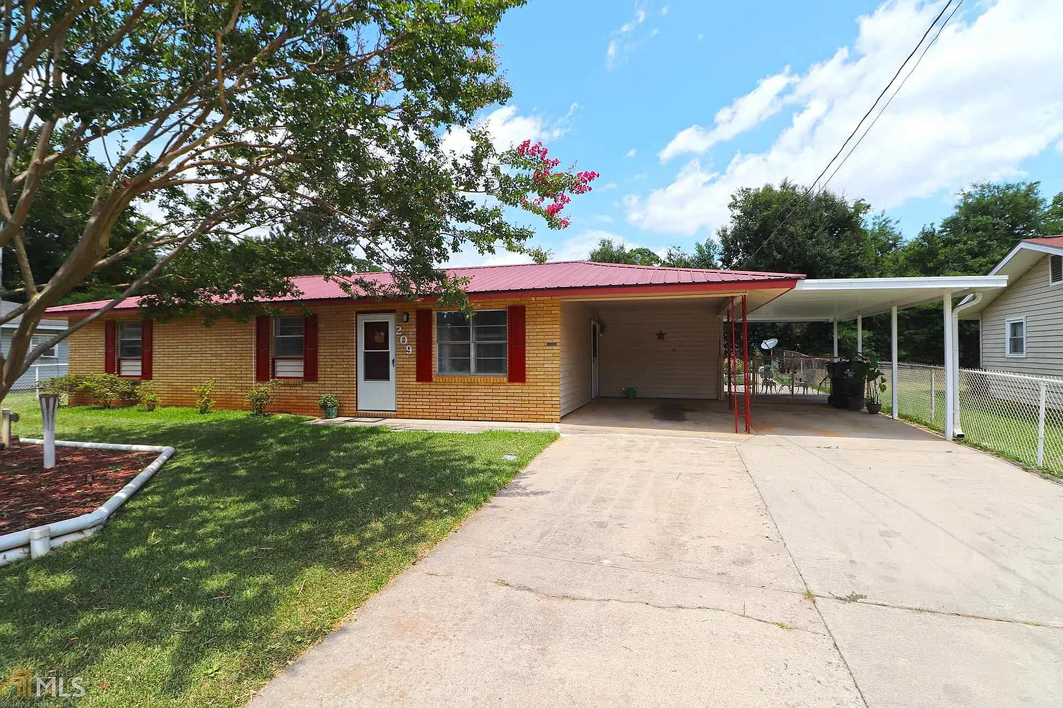 209 Debra Dr photo 1