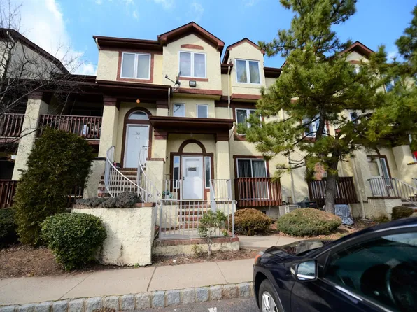 205 Michael Ct, Woodbridge, NJ 07095