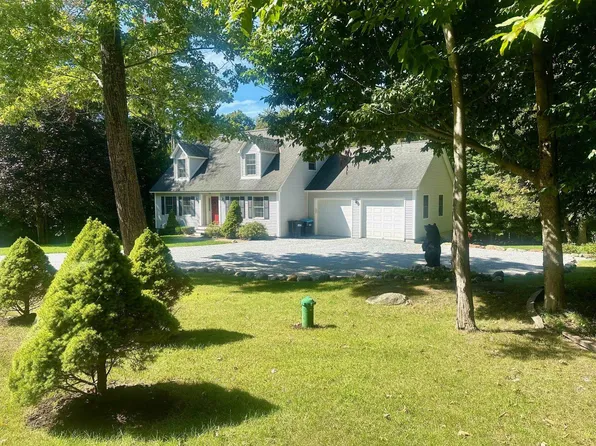 182 Mending Walls Road, Manchester, VT 05255