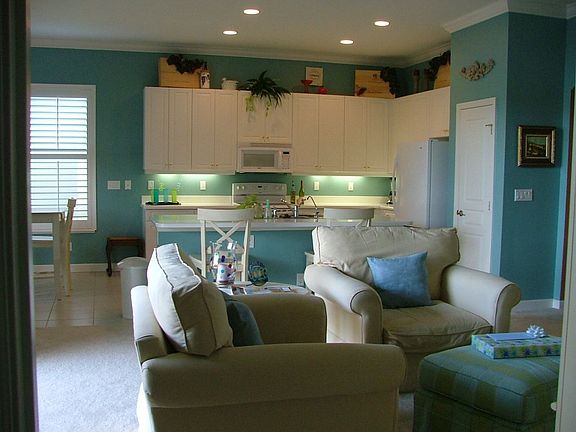 GATHERING ROOM