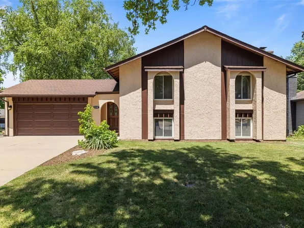 2338 Pheasant Run Dr, Maryland Heights, MO 63043