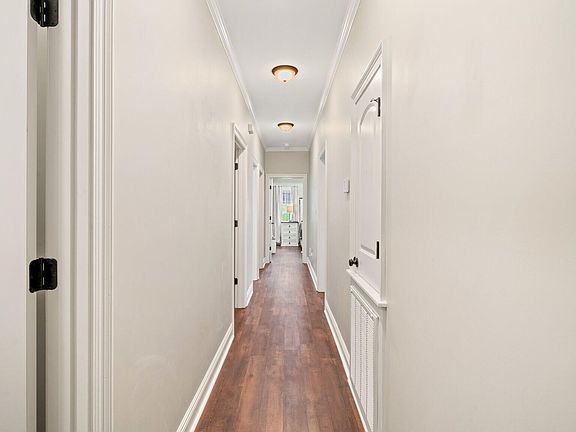 4th image of 30 Sienna Ln