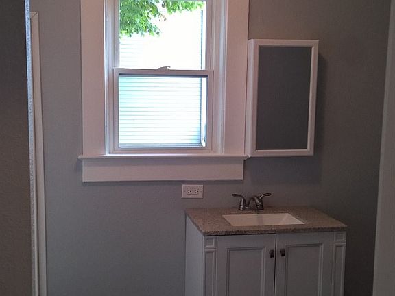 4th image of 431 Garden St