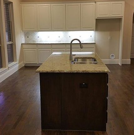 3rd image of 466 Loma Alta Dr