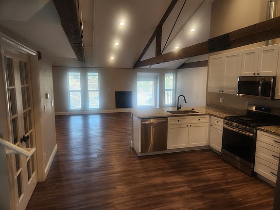 3rd image of 28010 Meadow Dr #201