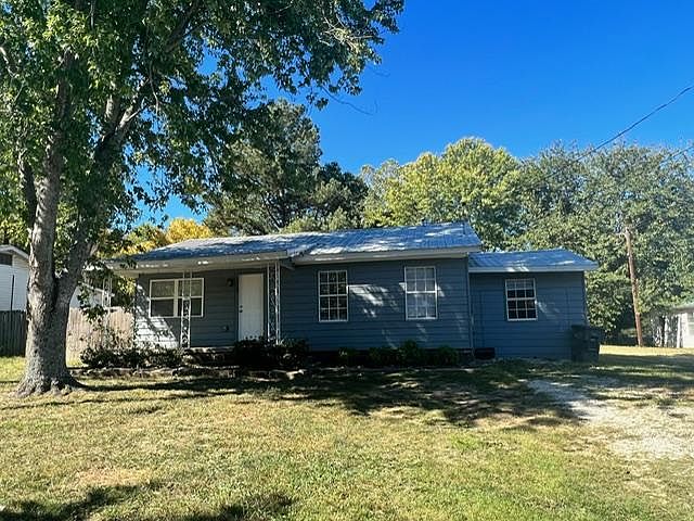 1st image of 1395 E Farmers Dr