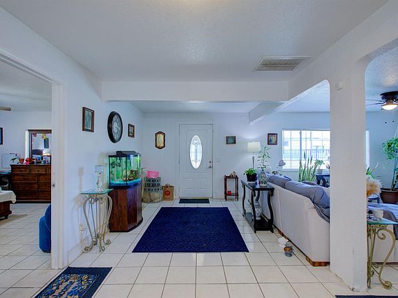 4th image of 4413 Maud Ave