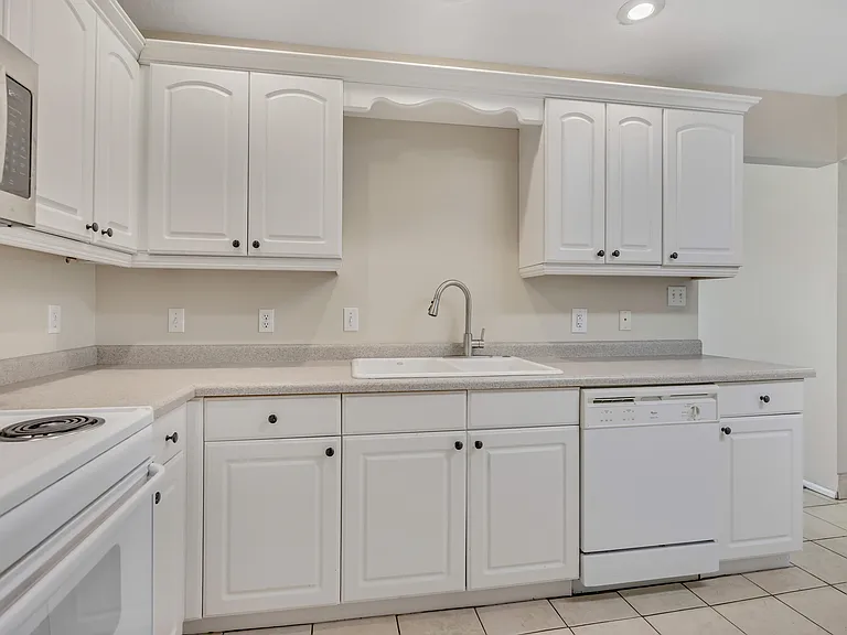 169 N 300 E #169 — Photo 6