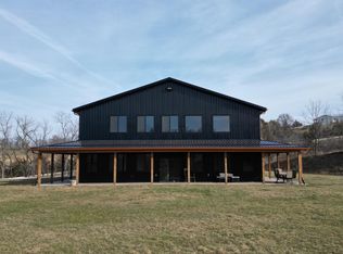 1372 Bakkum Rd, Waukon, IA 52172