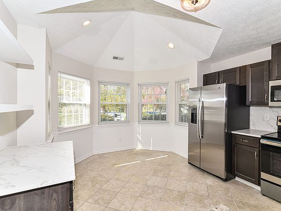 3rd image of 7819 Winding Creek Pl