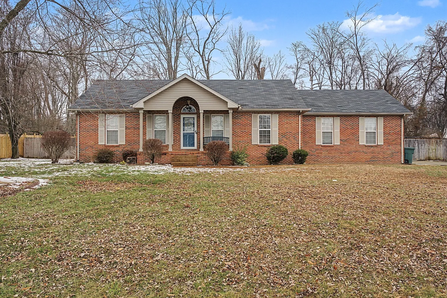 131 Cora St photo 1