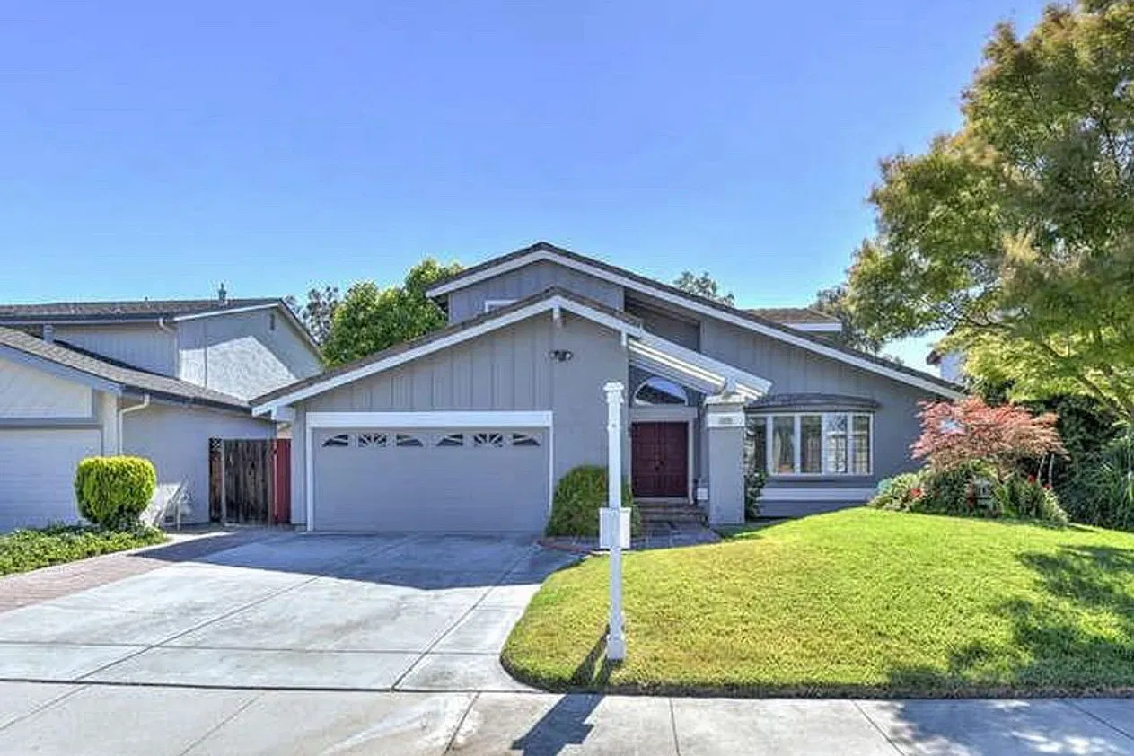 4 bed, 2264 sqft, $4,695 — Photo 2