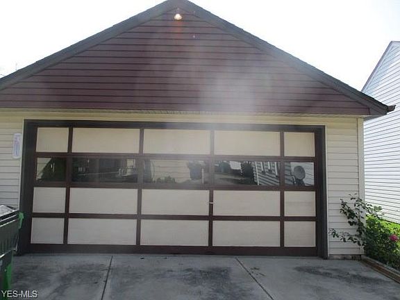 3rd image of 5514 E 135th St