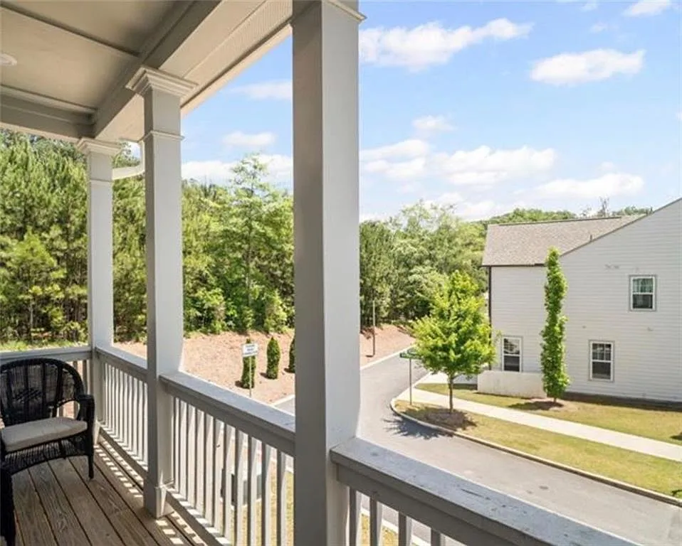 5 bed, 4.0 bath, 2132 sqft, $3,500 — Photo 4