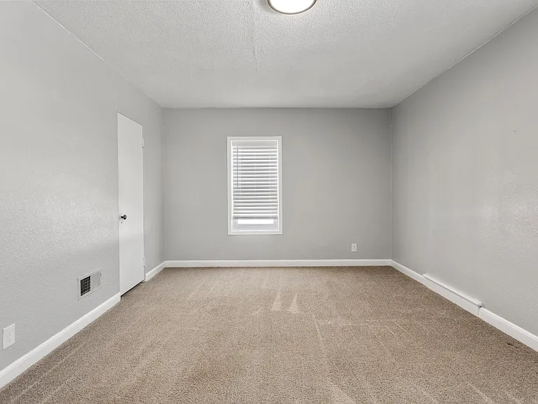 Unit Photo
