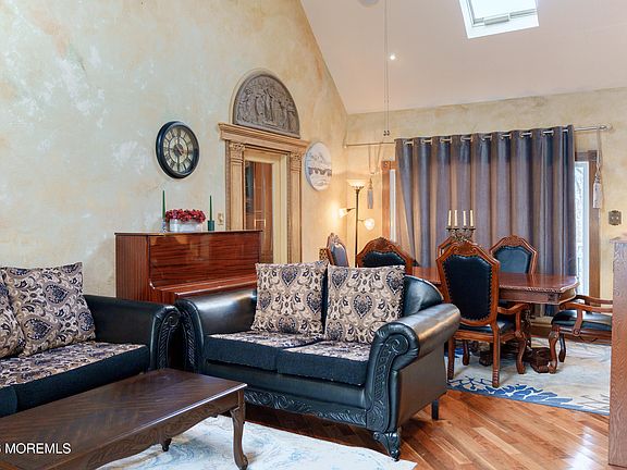 4th image of 6 Hillcrest Road