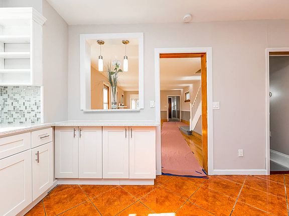 3rd image of 10917 199th St