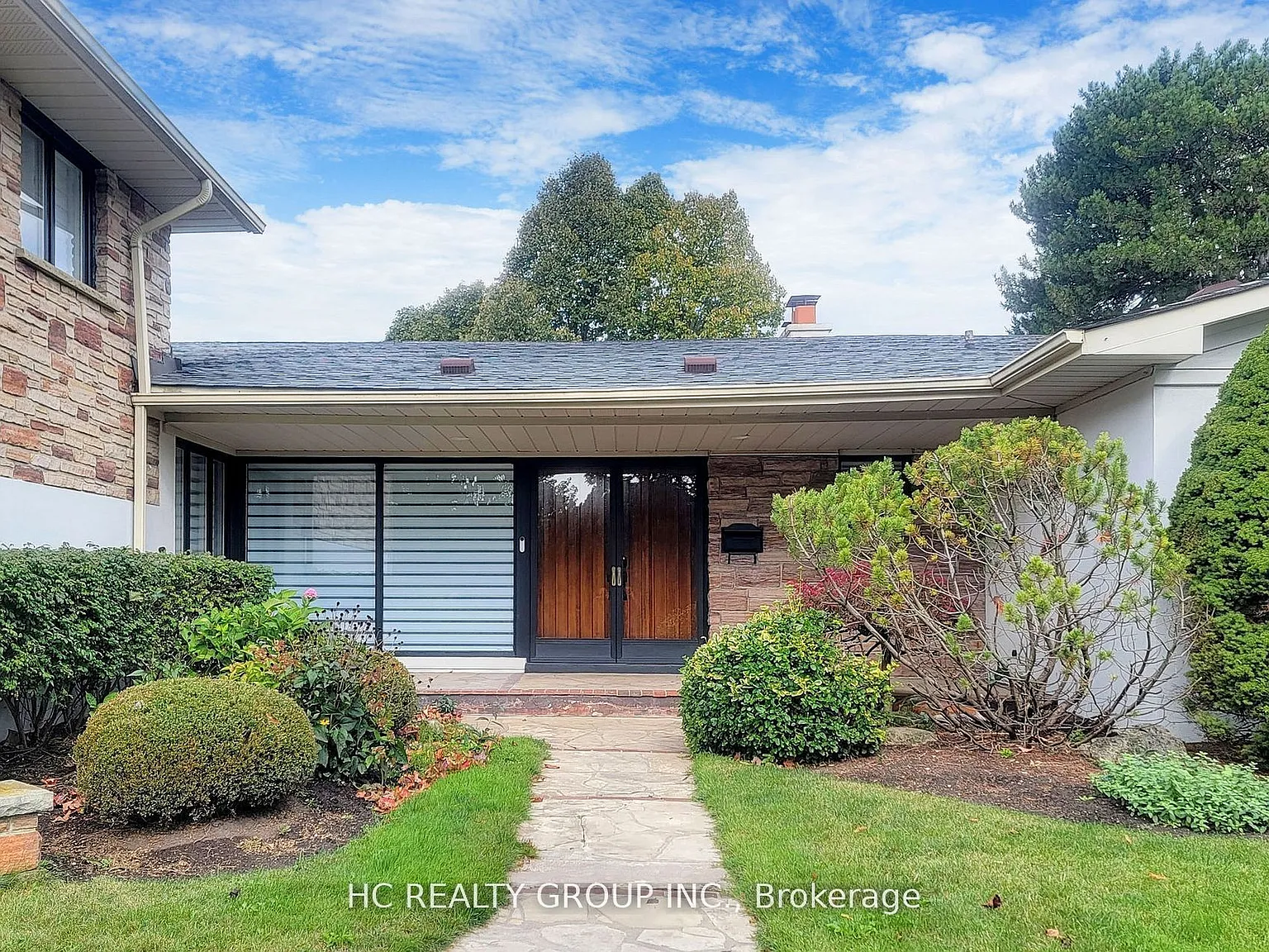 6 bed, $8,800 — Photo 2