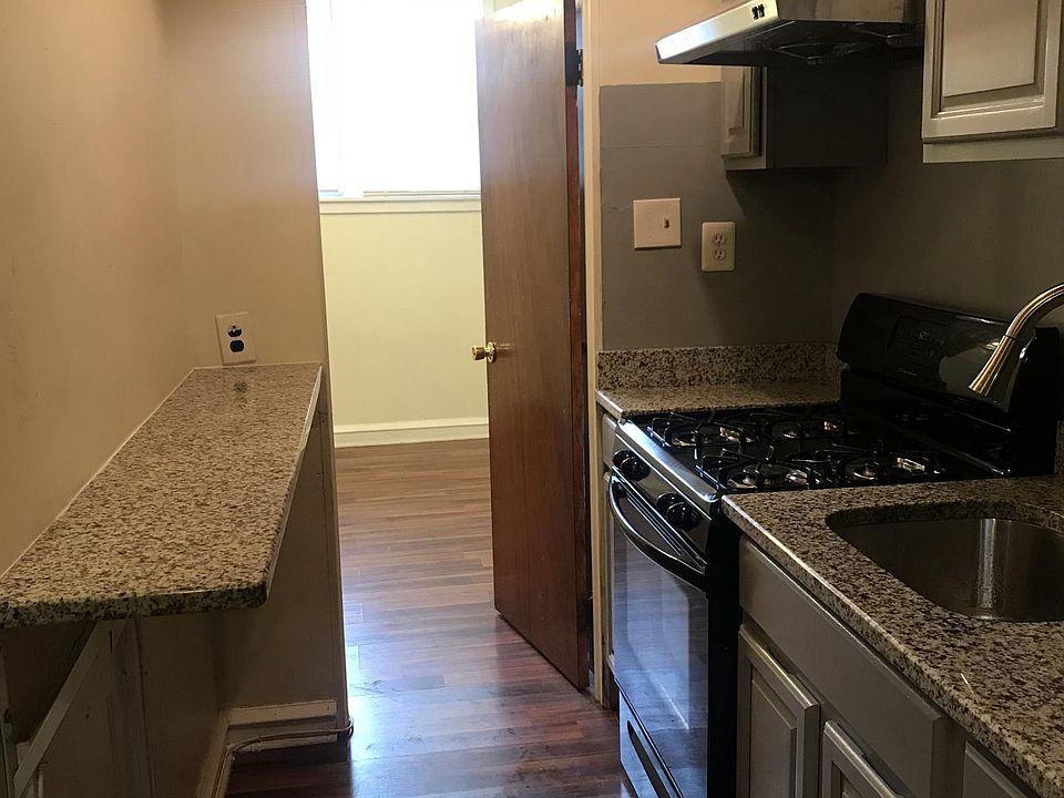 2nd image of 1434 Snyder Ave #1R