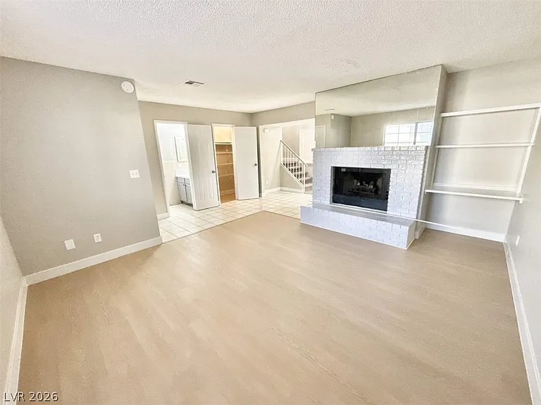 2654 Aracatuba Ave — Photo 2