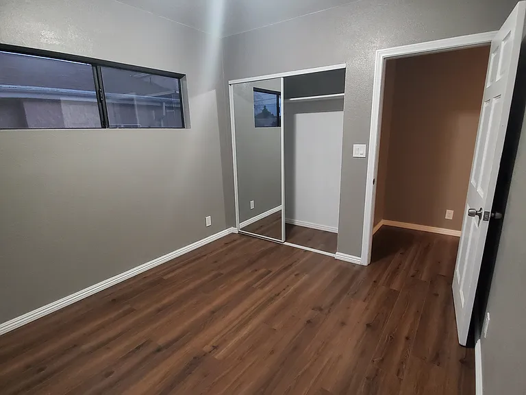 902 N Pass Ave — Photo 19