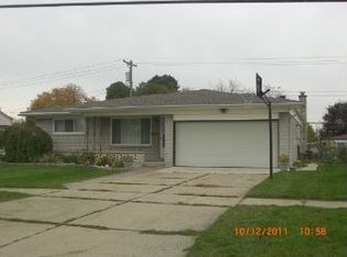 2721 Common Rd, Warren, MI 48092