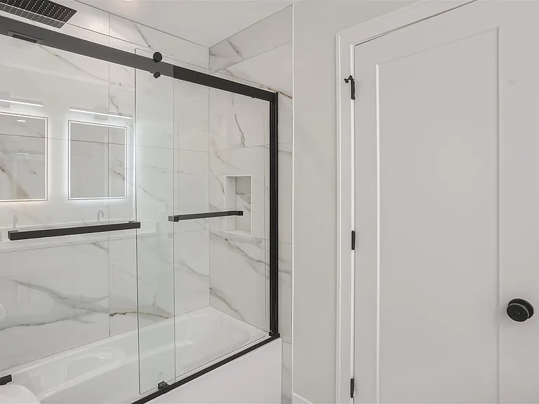 1830 W Cuyler Ave #2 — Photo 8