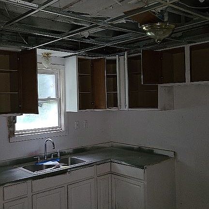 5th image of 122 Lincoln St