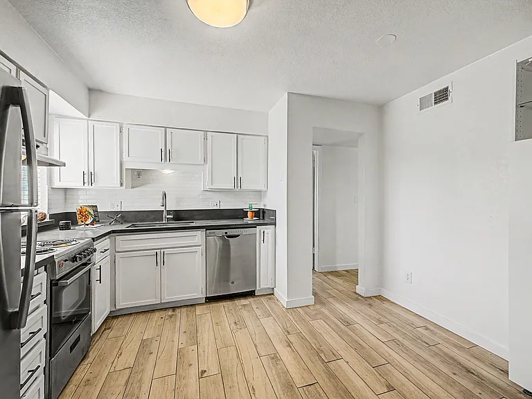 4250 N 27th St #4 — Photo 8