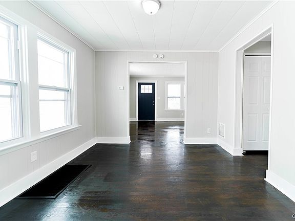 4th image of 110 Wiman Ave
